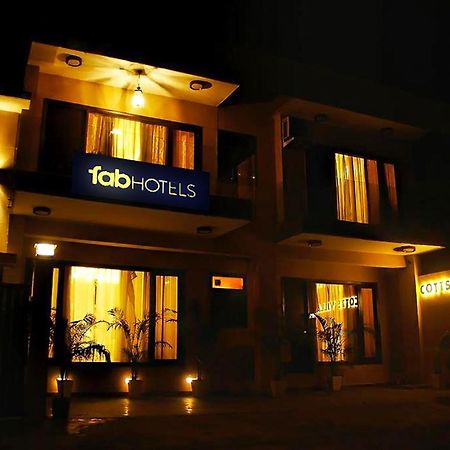 FabHotel Cotts Villa Nuova Delhi Esterno foto